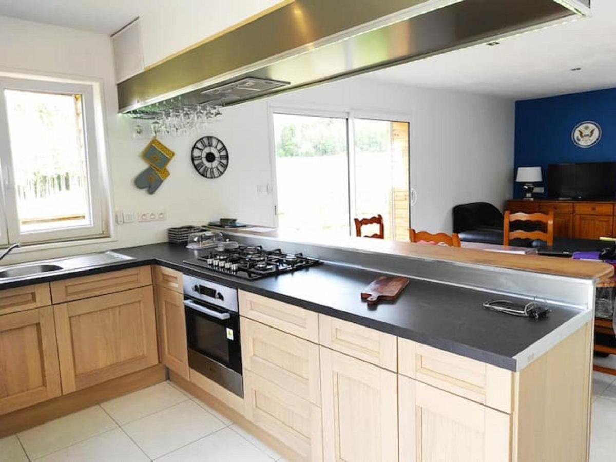 Cozy Holiday Home In Givonne Esterno foto
