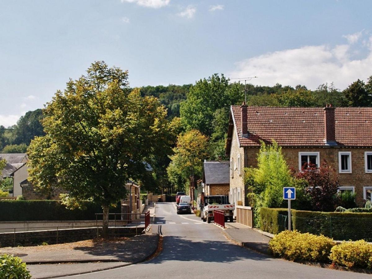 Cozy Holiday Home In Givonne Esterno foto