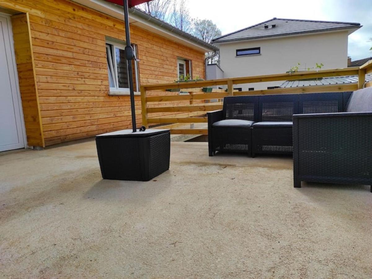 Cozy Holiday Home In Givonne Esterno foto